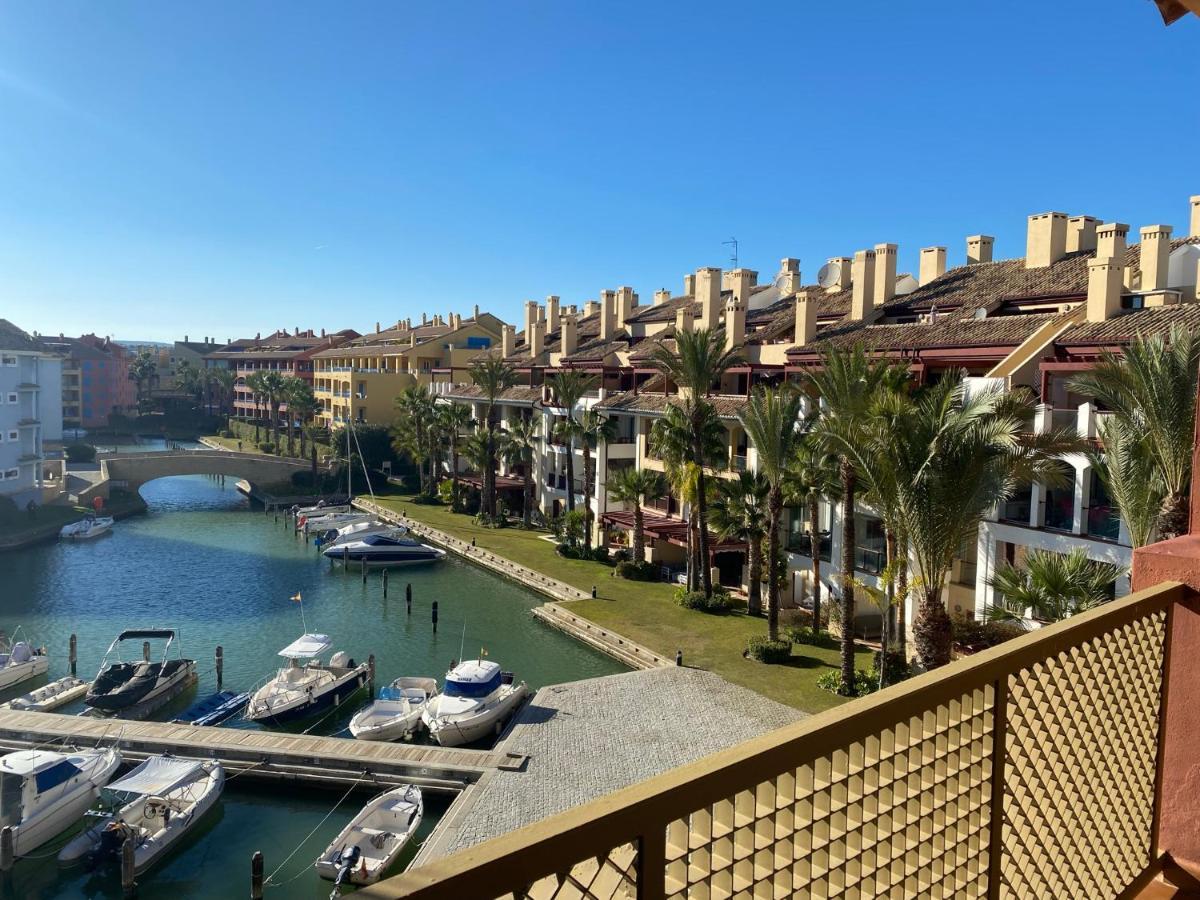 Apartamento Con Terraza Sobre La Marina De Sotogrande San Roque  Bagian luar foto