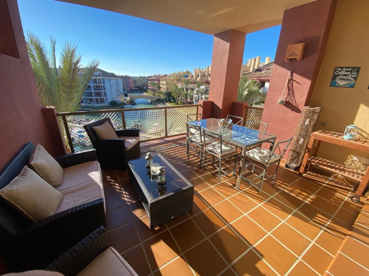 Apartamento Con Terraza Sobre La Marina De Sotogrande San Roque  Bagian luar foto