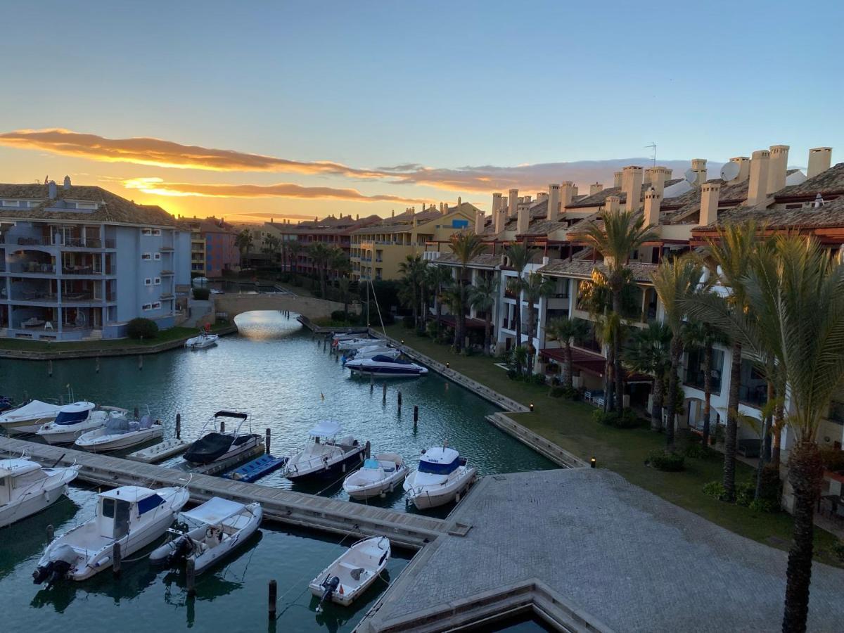Apartamento Con Terraza Sobre La Marina De Sotogrande San Roque  Bagian luar foto