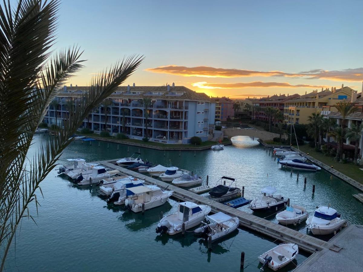 Apartamento Con Terraza Sobre La Marina De Sotogrande San Roque  Bagian luar foto